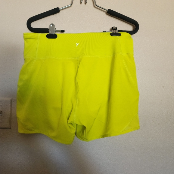 Old Navy Shorts (🌵FOR BUNDLES ONLY) - Picture 2 of 3